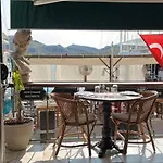 Buena Vista Hotel&restaurant * 말마리스